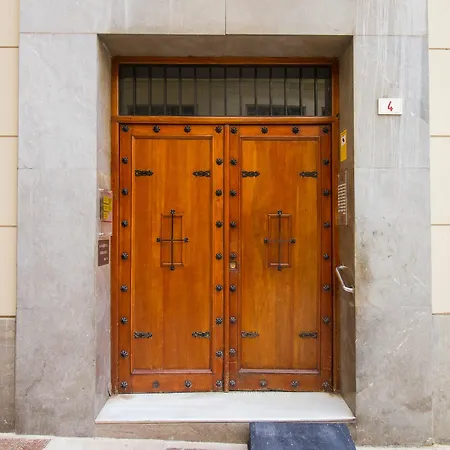 Spanish Into Cathedral Square By La Recepcion Appartement *